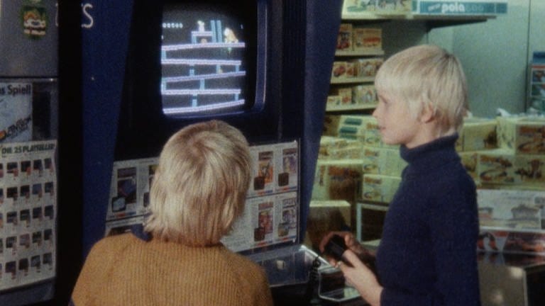 Kinder beim Computerspielen 1983 (Foto: SWR)